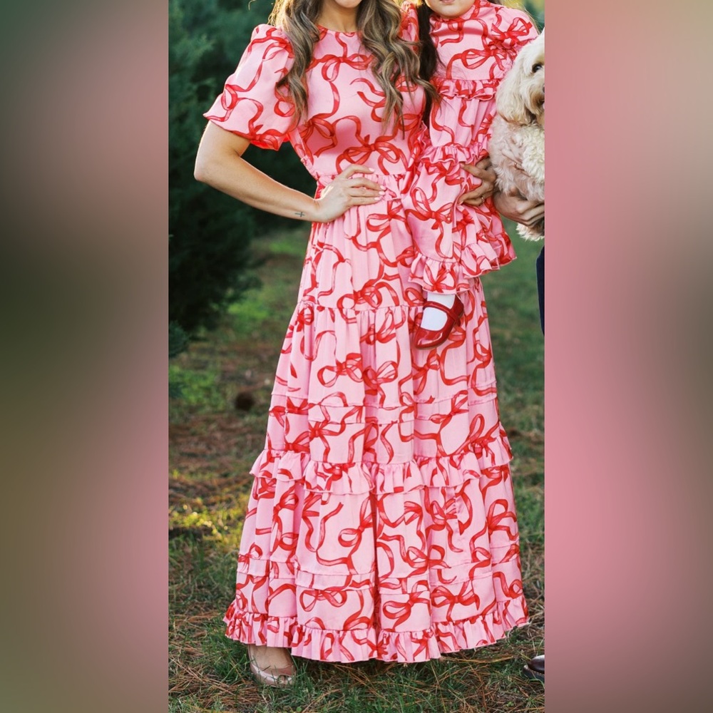 Ivy City Ribbons and Bows Dress in Pink 
00